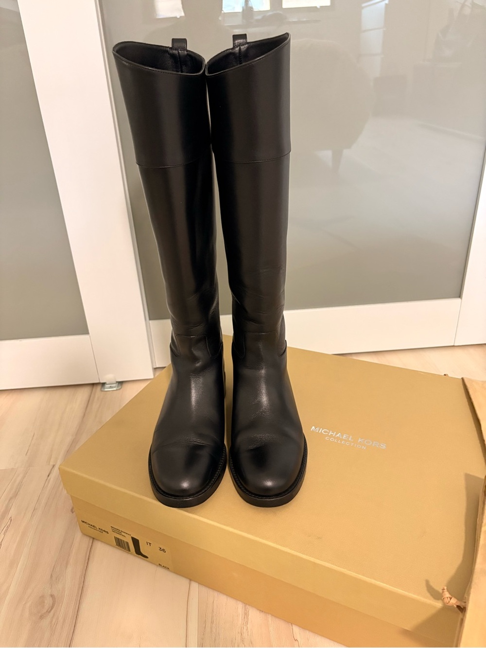 MICHAEL KORS COLLECTION
Braden Black Leather Runway Riding Boot